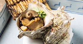 伊豆産釜栄螺（カマサザエ）のつぼ焼き